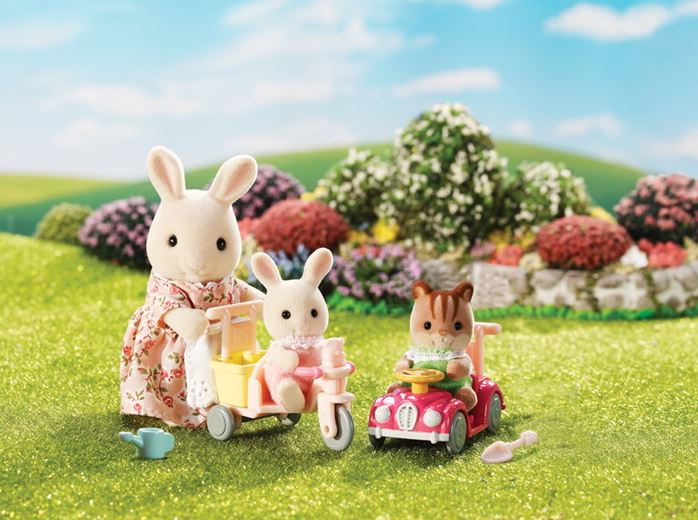 CALICO CRITTERS PARENT AVEC ENFANTS ET TROTTEURS POUPÉES, BARBIE ET